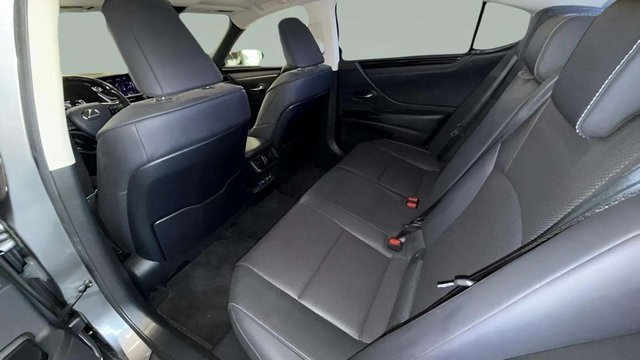 Used 2019 Lexus ES 300h image 29