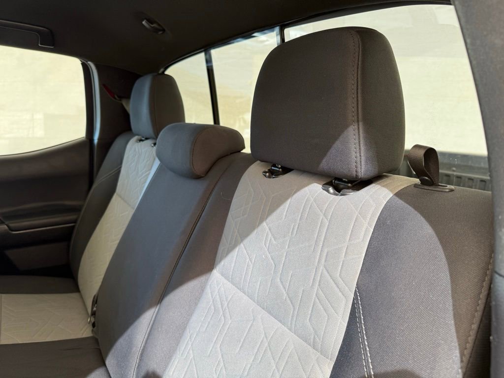 Used 2021 Toyota Tacoma TRD Sport w/ Technology Package image 21