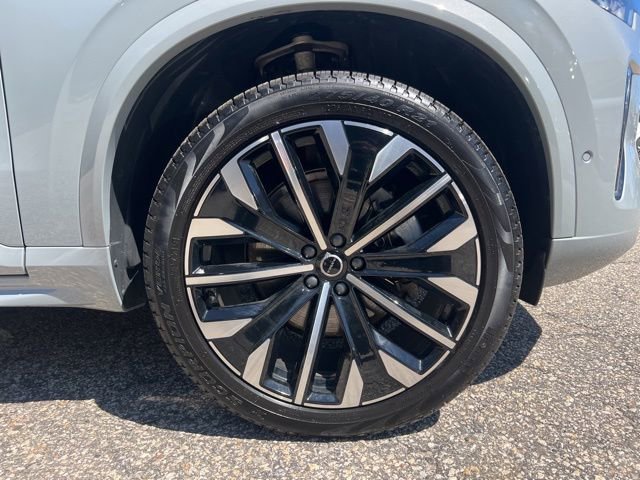 New 2026 Volvo XC90 B6 Plus w/ Protection Package Premier AWD/4WD image 9