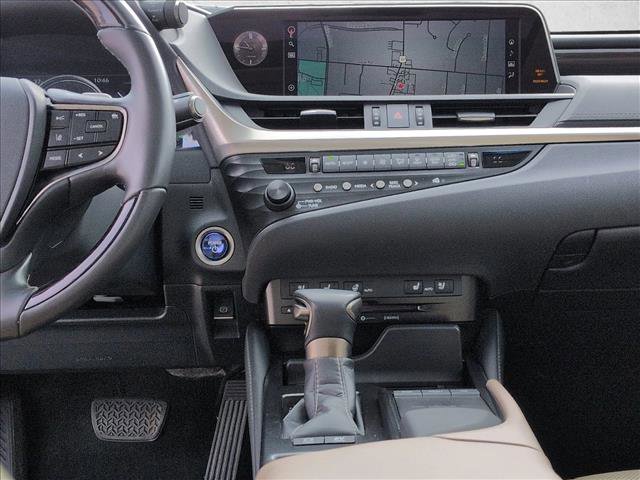 Used 2020 Lexus ES 300h w/ Premium Package image 15