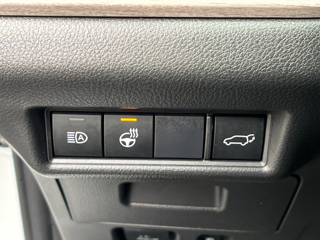 Used 2025 Toyota Grand Highlander AWD image 30