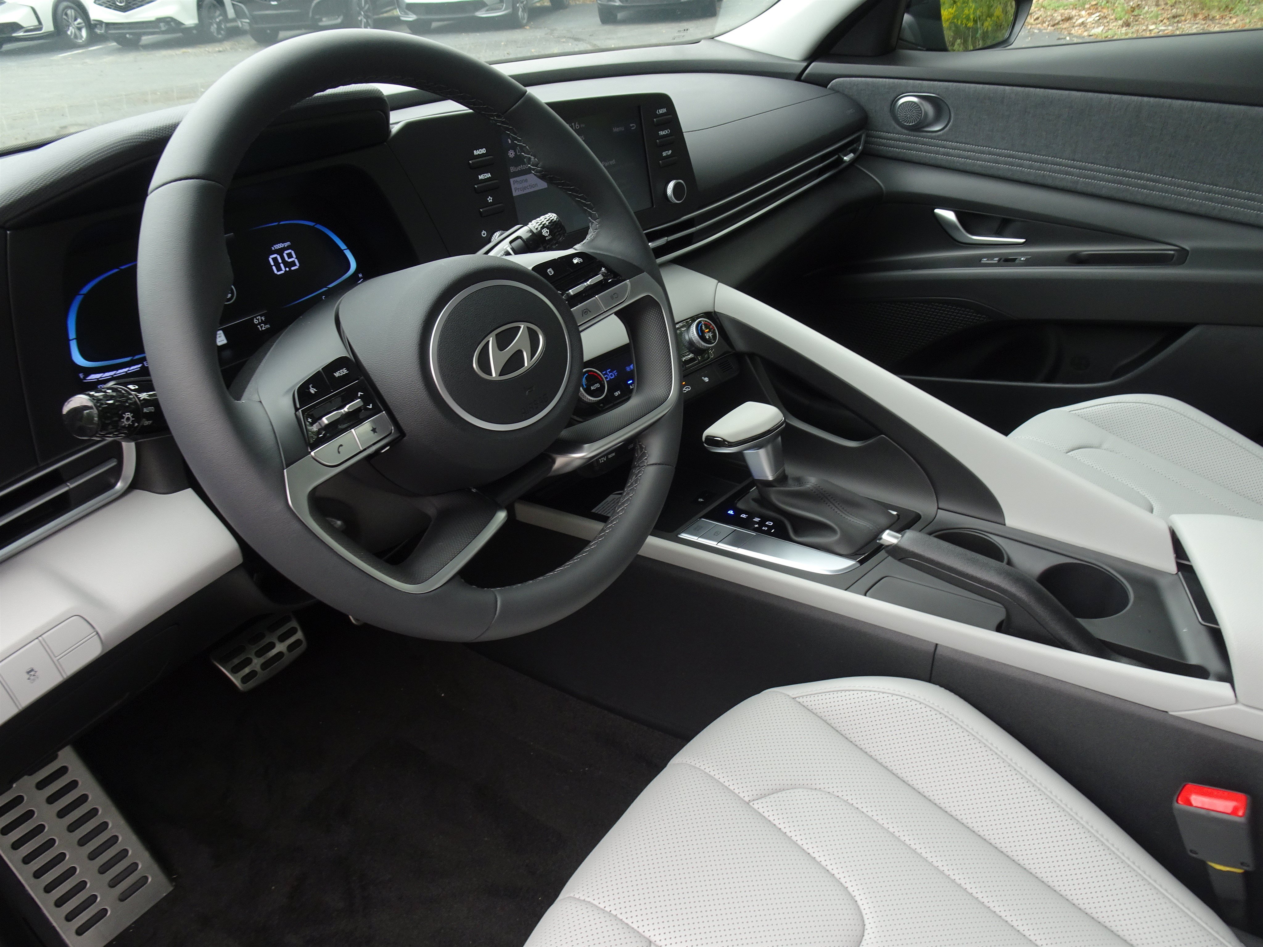 New 2026 Hyundai Elantra SEL Sport FWD image 12