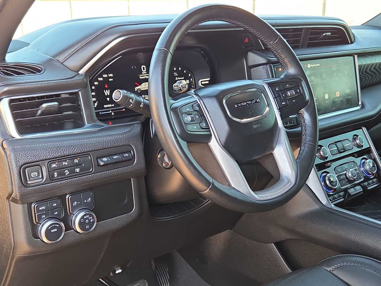 Used 2023 GMC Yukon Denali AWD/4WD image 10