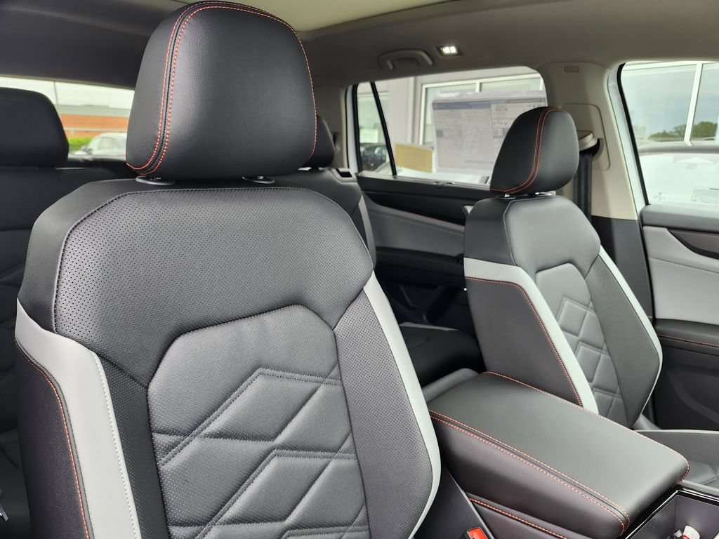 New 2026 Volkswagen Atlas Peak Edition AWD/4WD image 14