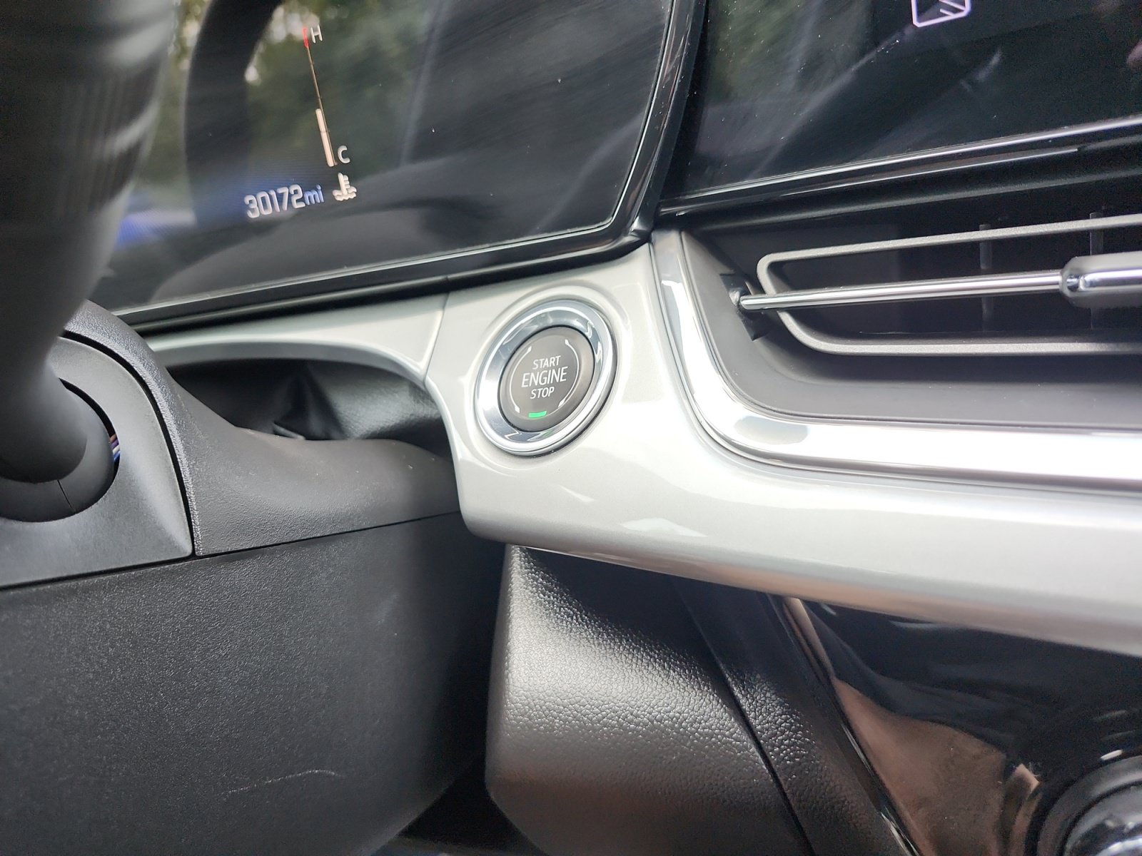 Used 2026 Chevrolet Trax LT FWD image 20