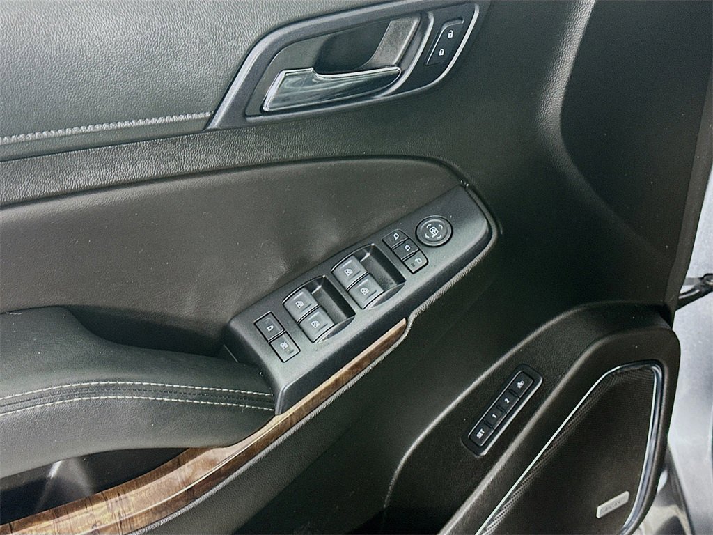 Used 2018 Chevrolet Suburban LT image 24