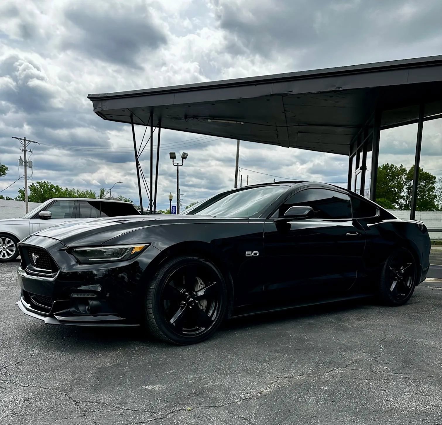 Used 2016 Ford Mustang GT RWD image 3