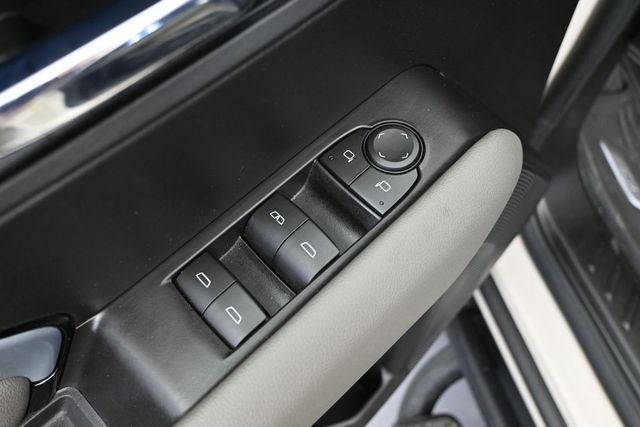 Used 2026 Chevrolet Colorado ZR2 w/ Technology Package AWD/4WD image 19