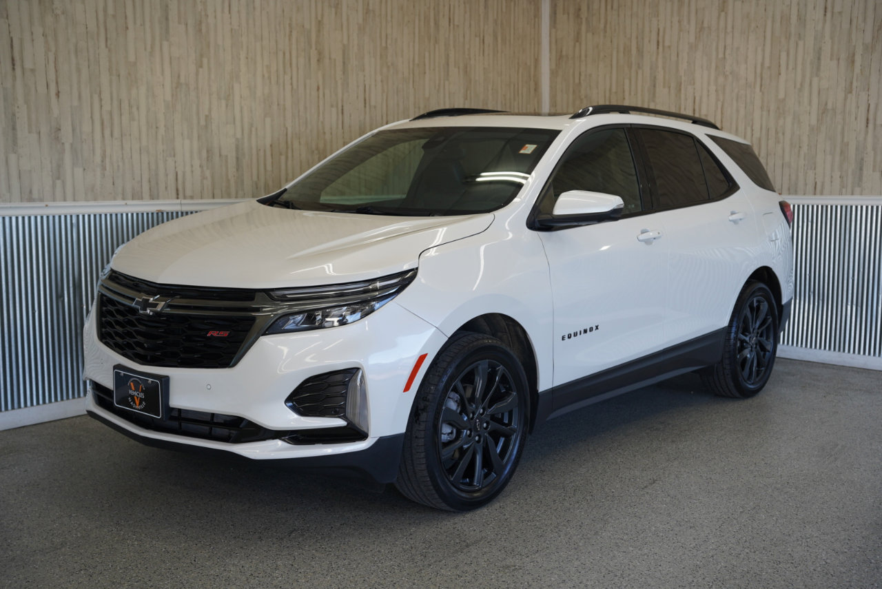 Used 2022 Chevrolet Equinox RS w/ RS Leather Package image 4