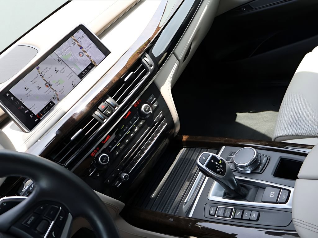 Used 2018 BMW X5 xDrive50i AWD/4WD image 21