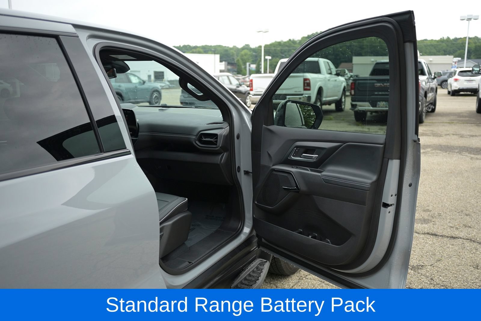 Used 2026 Chevrolet Silverado EV LT AWD/4WD image 44