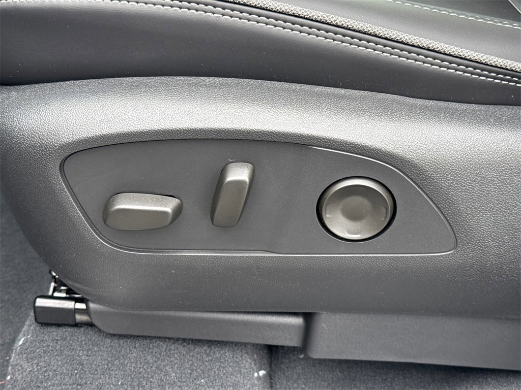 New 2025 GMC Sierra EV Denali image 17