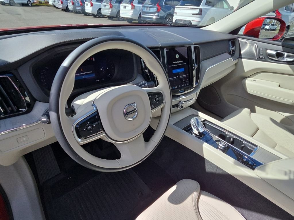 Certified 2023 Volvo XC60 B6 Ultimate w/ Climate Package image 7