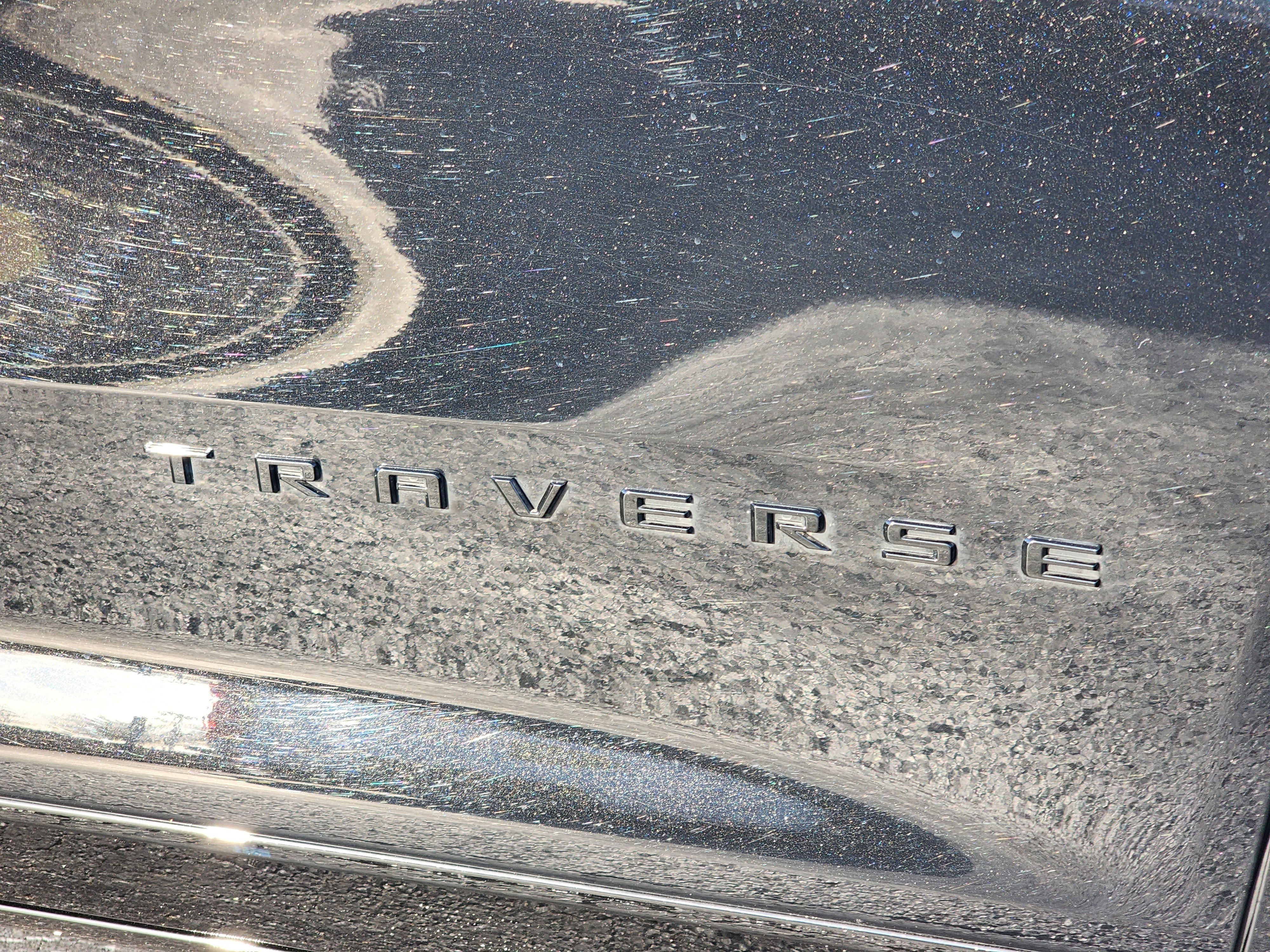 Used 2025 Chevrolet Traverse RS image 7