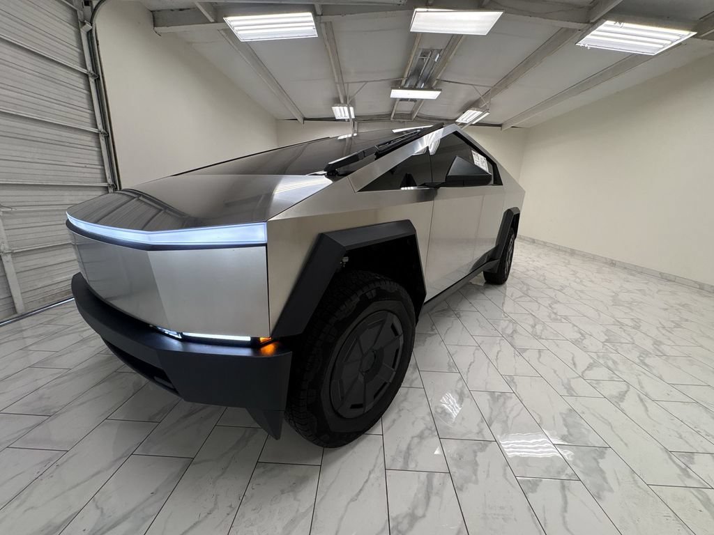 Used 2025 Tesla Cybertruck AWD Crew Cab image 32