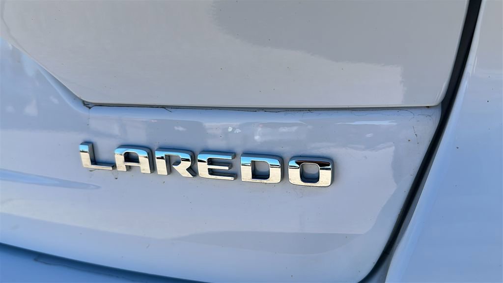 Used 2023 Jeep Grand Cherokee Laredo image 11