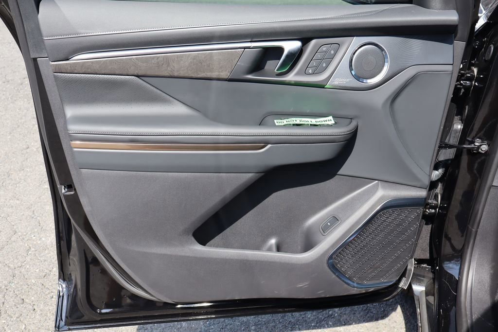 New 2026 Buick Enclave Avenir w/ Super Cruise Package image 9