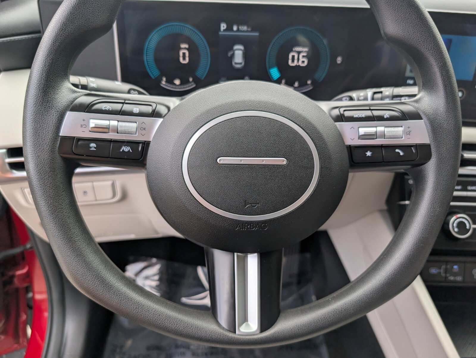 Used 2025 Hyundai Tucson SE image 33