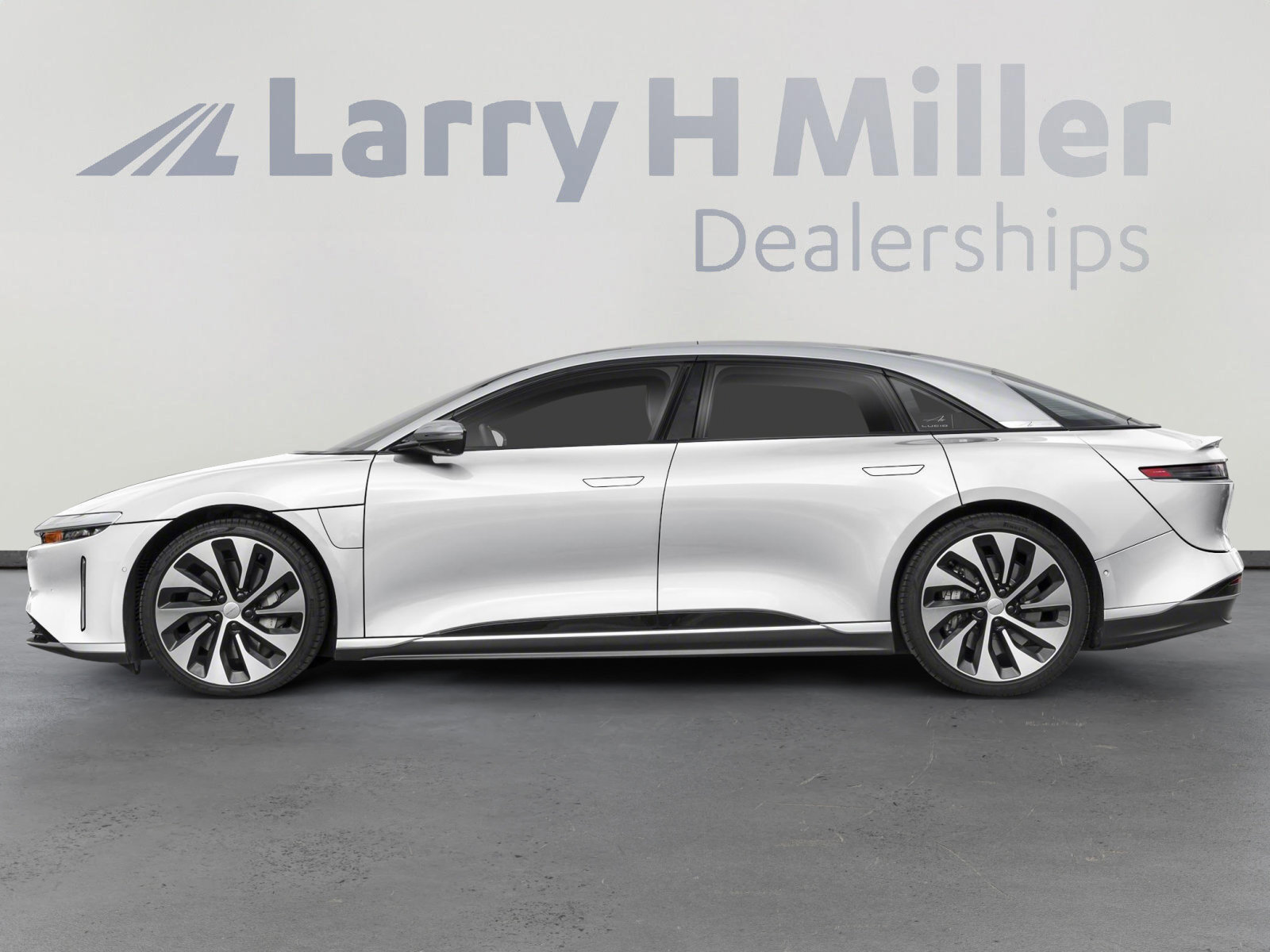Used 2023 Lucid Air Pure image 3