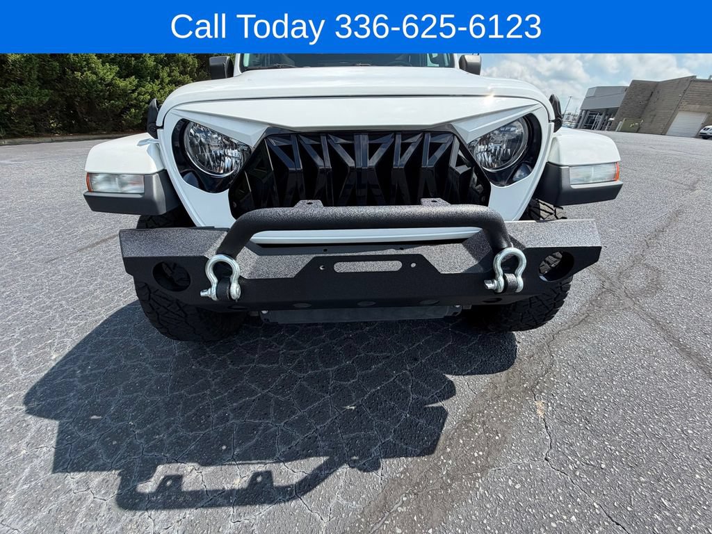 Used 2020 Jeep Wrangler Unlimited Sahara AWD/4WD image 11
