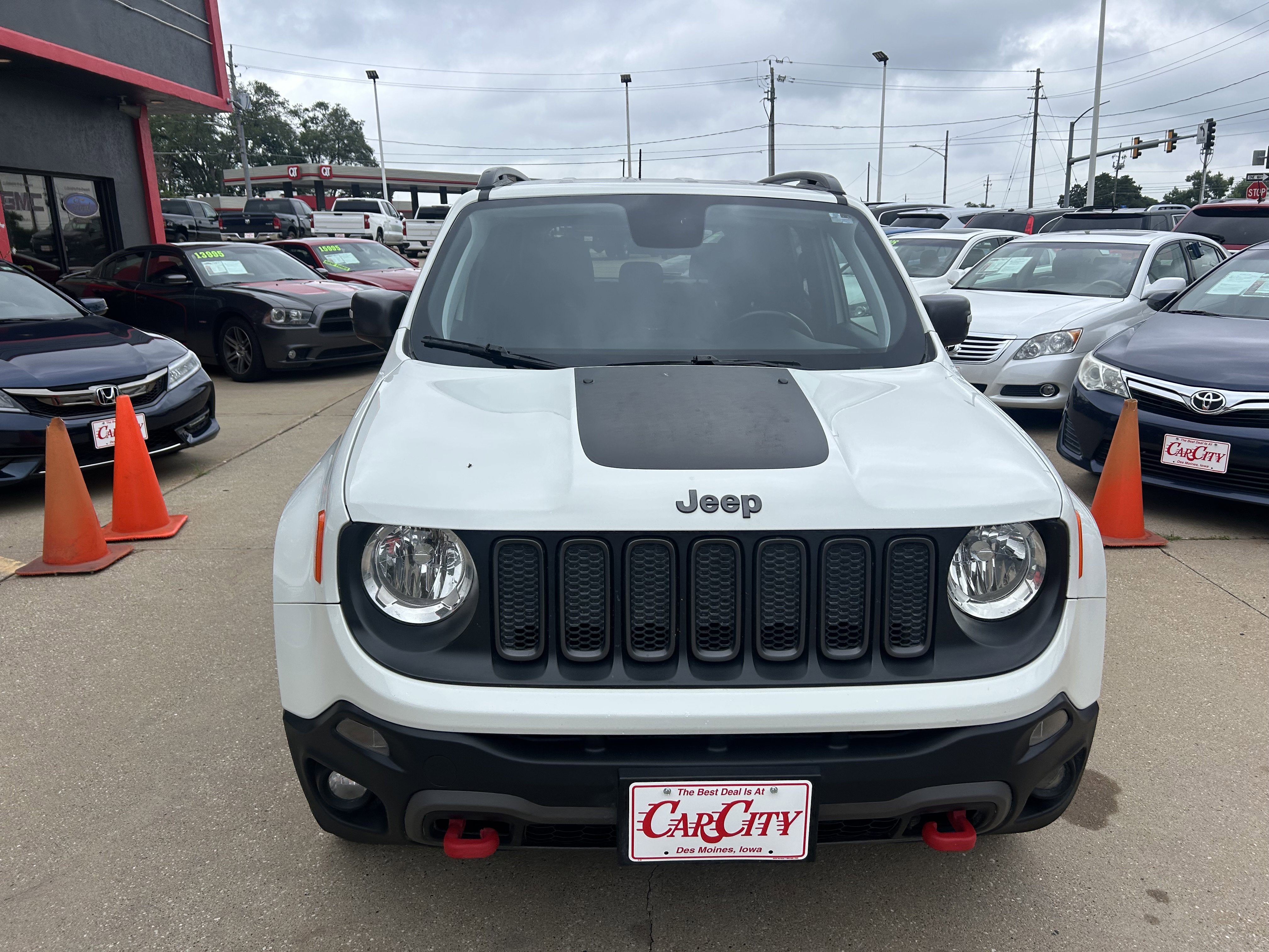 Used 2018 Jeep Renegade Trailhawk w/ UConnect 8.4 Nav Group image 2
