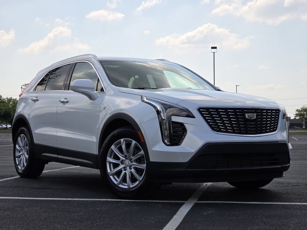 Used 2023 Cadillac XT4 Luxury w/ Driver Awareness Package FWD image 2