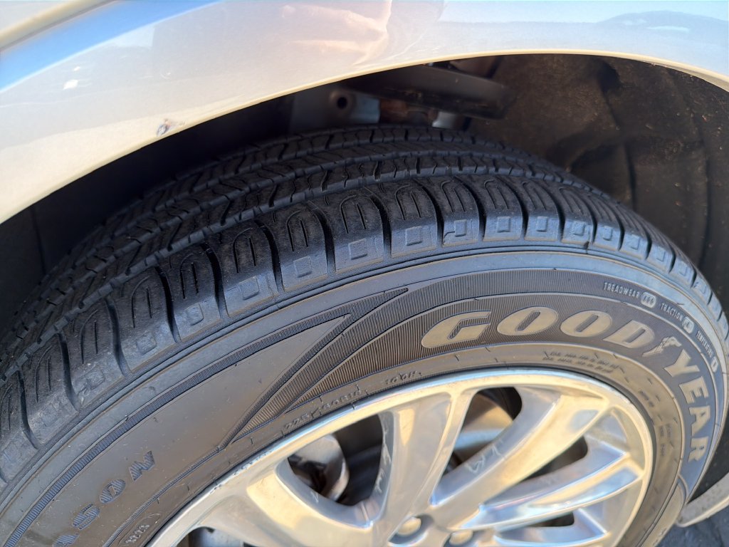 Certified 2019 Buick Envision Essence AWD/4WD image 31
