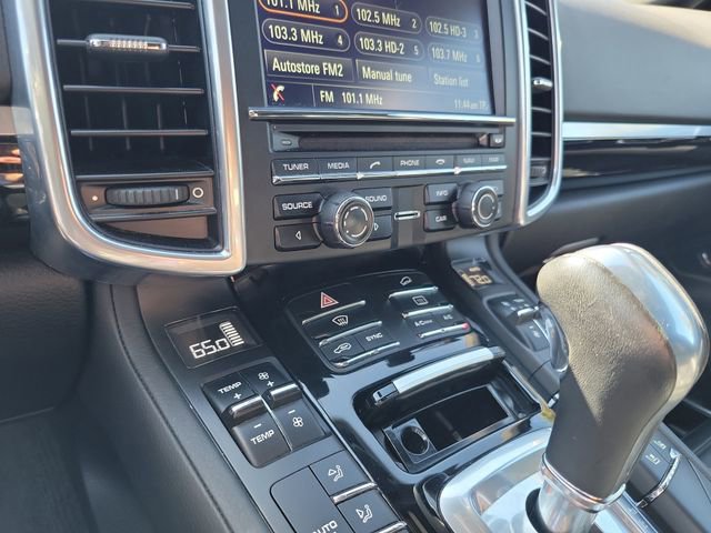 Used 2016 Porsche Cayenne image 21