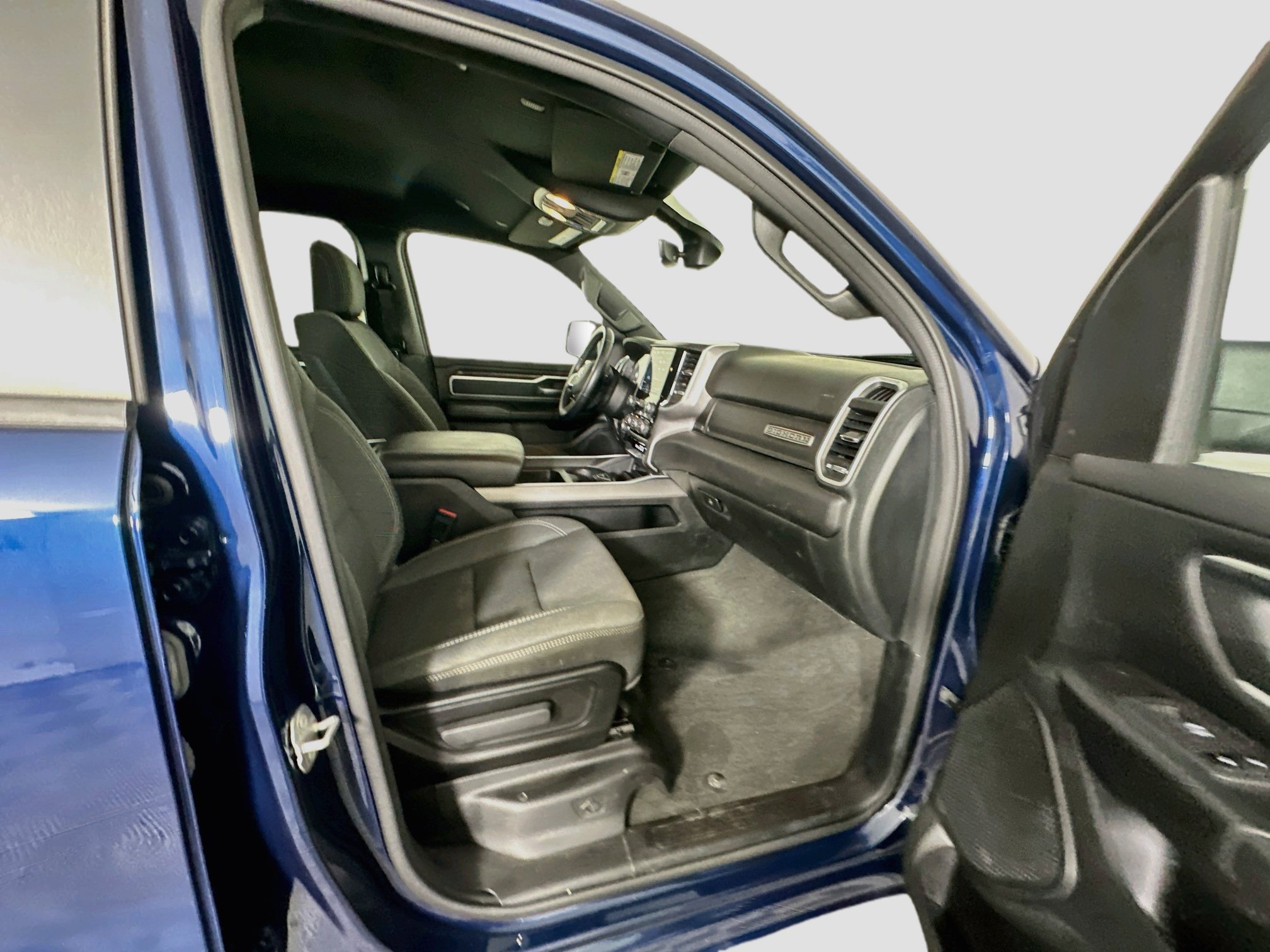Used 2022 RAM 1500 Big Horn AWD/4WD image 30