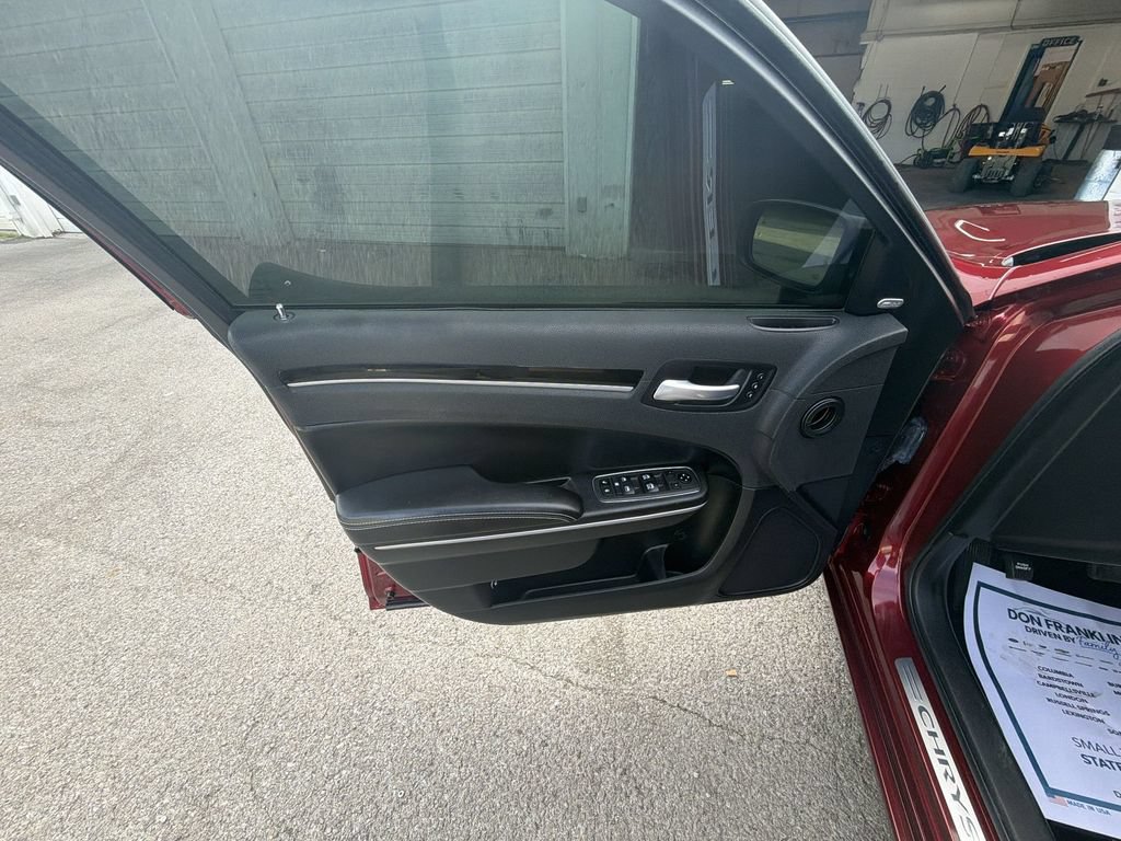 Used 2021 Chrysler 300 S w/ Comfort Group RWD image 13