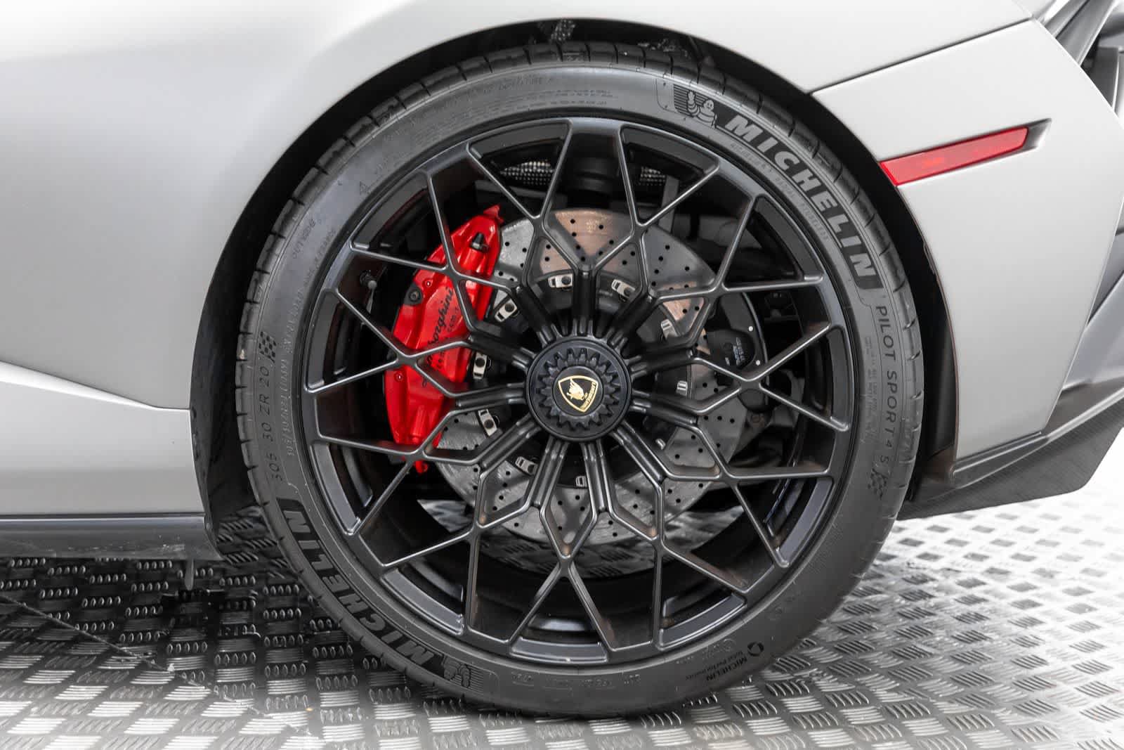 Used 2022 Lamborghini Huracan STO RWD image 58