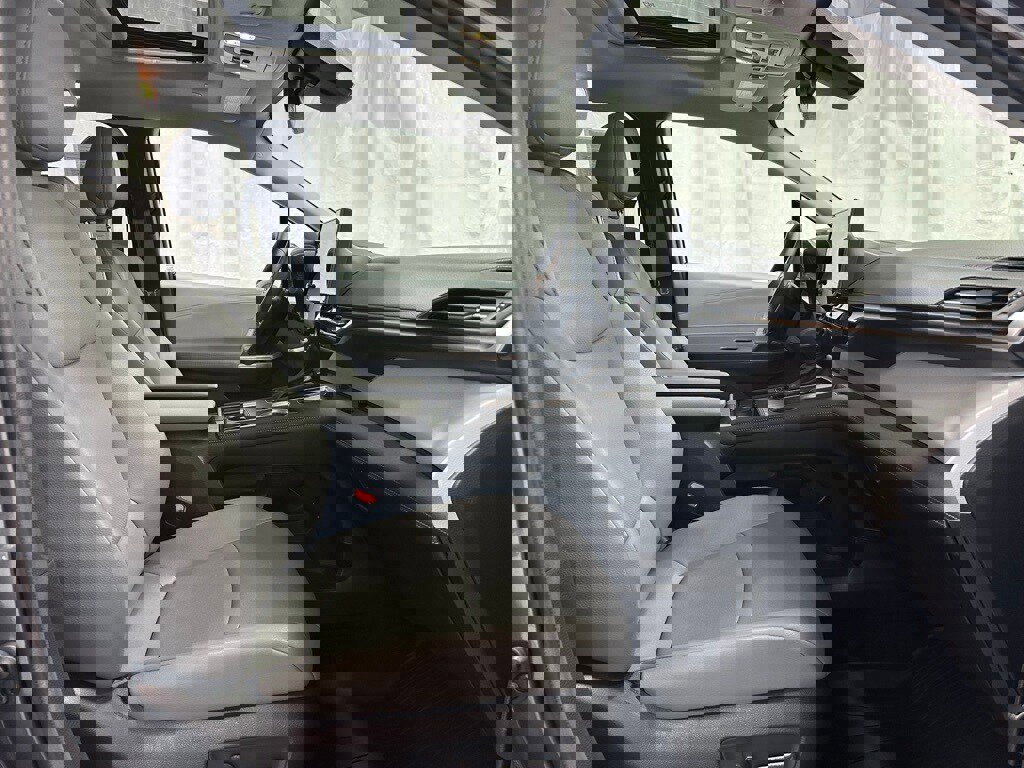 Used 2025 Toyota Sienna XLE image 64