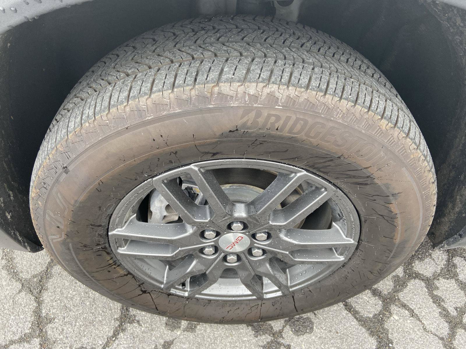 Used 2025 GMC Acadia Elevation AWD/4WD image 16