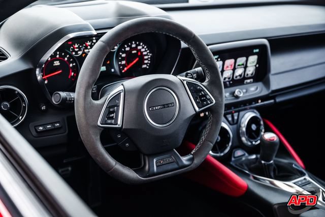 Used 2017 Chevrolet Camaro SS RWD image 9