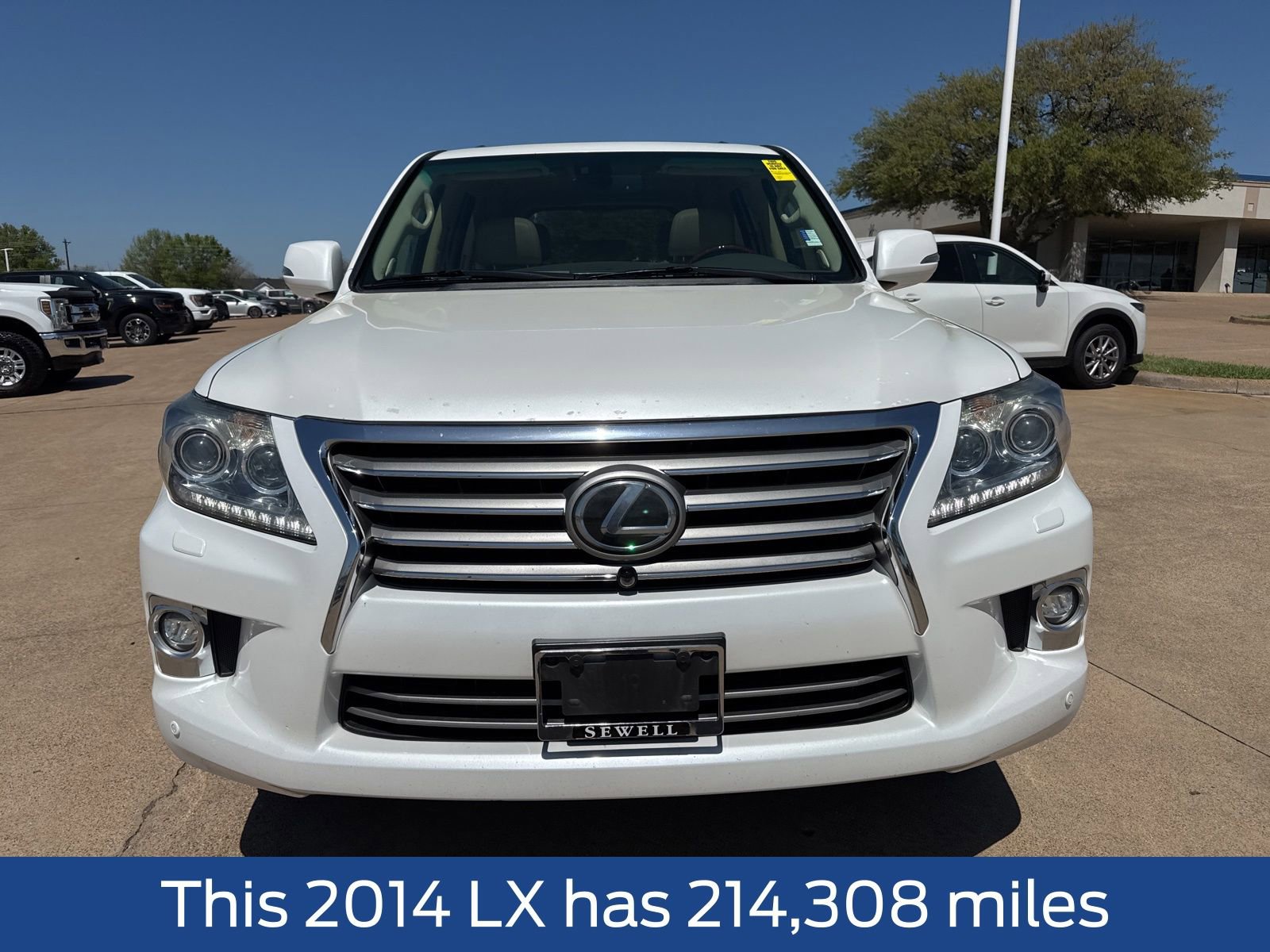 Used 2014 Lexus LX 570 4WD image 2
