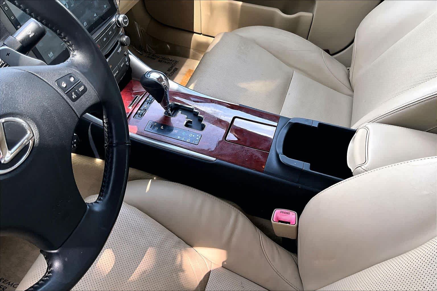 Used 2007 Lexus IS 250 w/ Premium Pkg RWD image 16