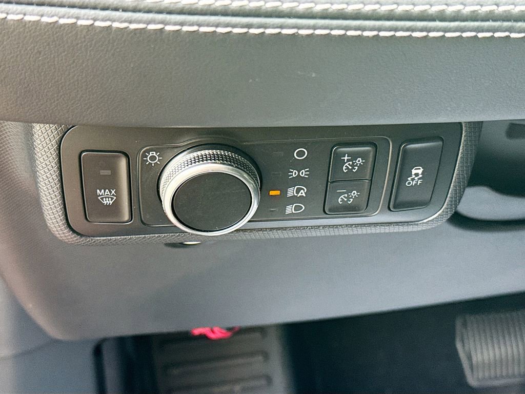 Used 2022 Ford Mustang Mach-E Select image 11