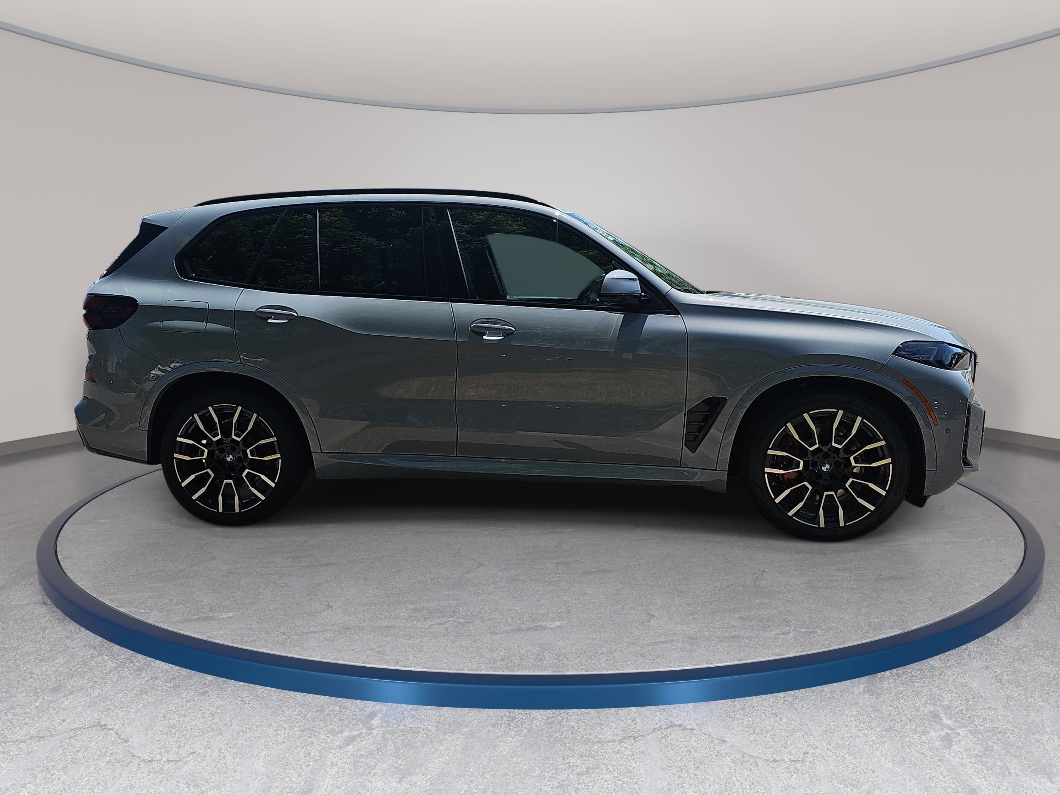 New 2026 BMW X5 xDrive50e w/ M Sport Package AWD/4WD image 4