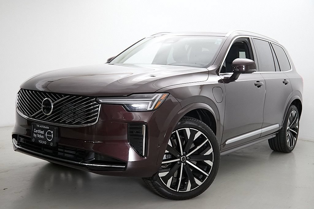 Certified 2025 Volvo XC90 T8 Ultra AWD/4WD image 2