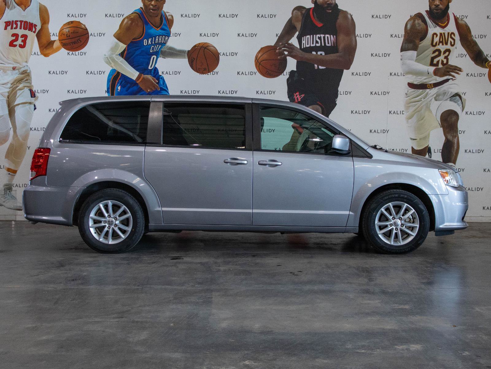 Used 2020 Dodge Grand Caravan SE image 17