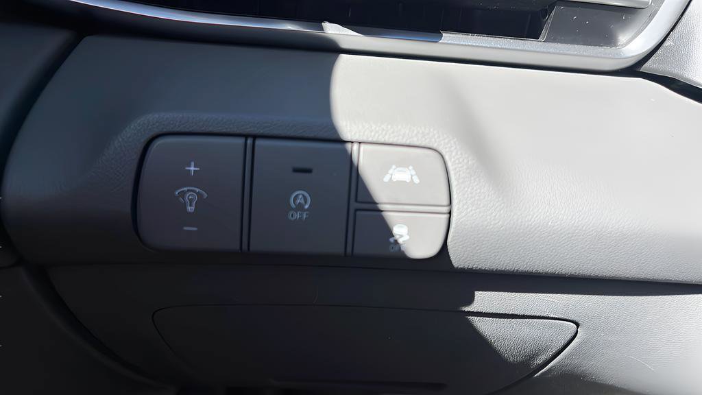 Used 2022 Hyundai Elantra SE w/ Preferred Accessory Package image 28