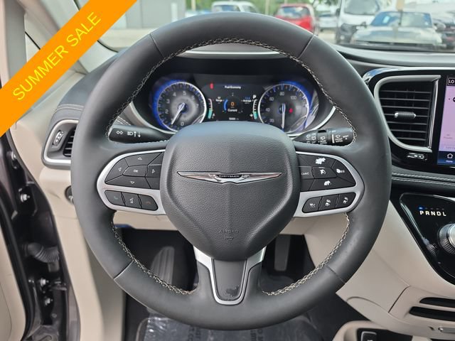 Certified 2023 Chrysler Pacifica Touring-L FWD image 25