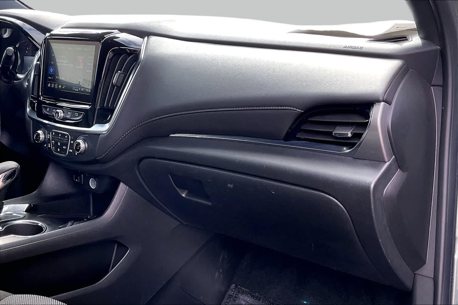 Used 2023 Chevrolet Traverse LT FWD image 16