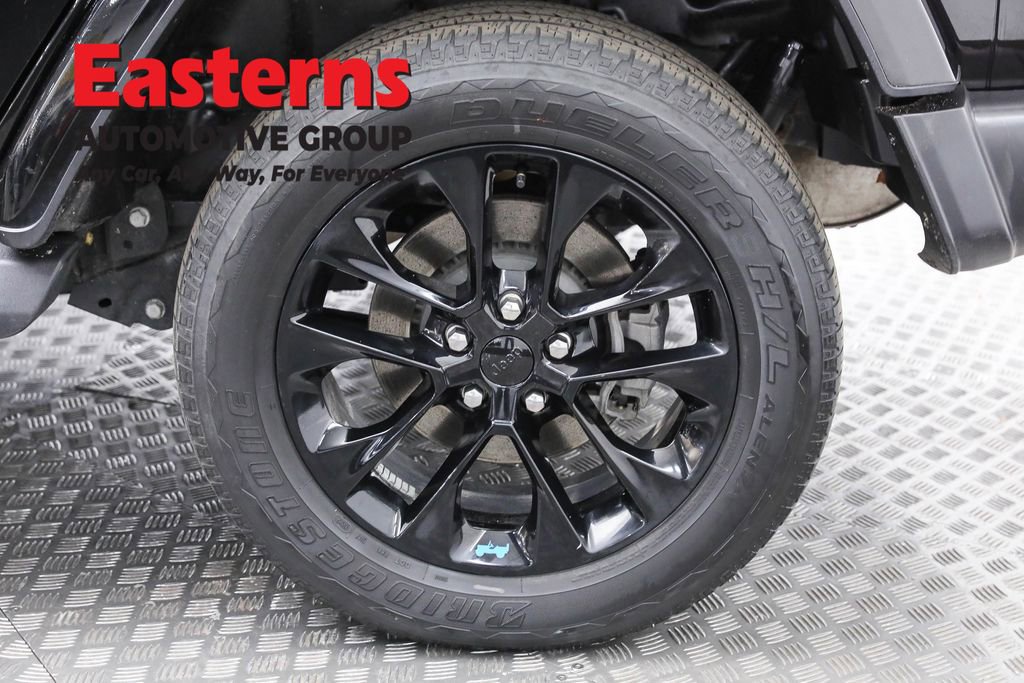 Used 2022 Jeep Wrangler Unlimited Sahara image 32