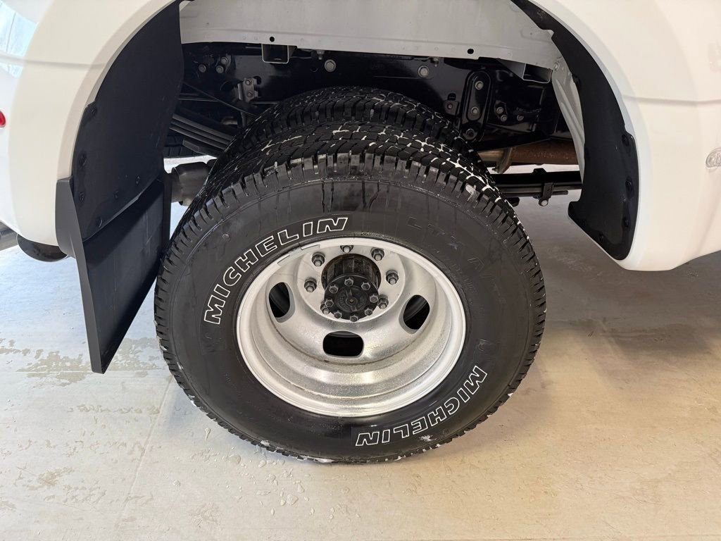 Used 2023 Ford F350 Limited w/ FX4 Off-Road Package image 32