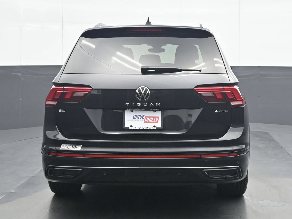 Used 2024 Volkswagen Tiguan SE R-Line AWD/4WD image 5