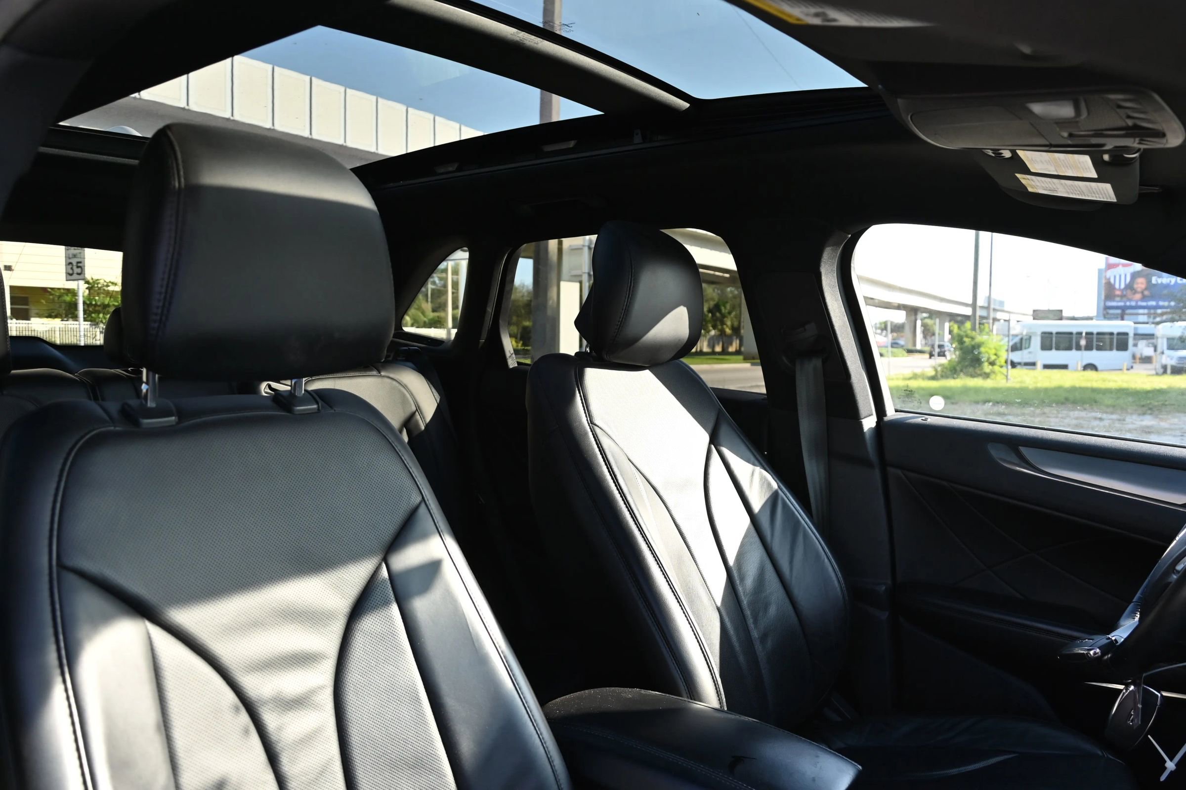 Used 2017 Lincoln MKC Reserve image 12