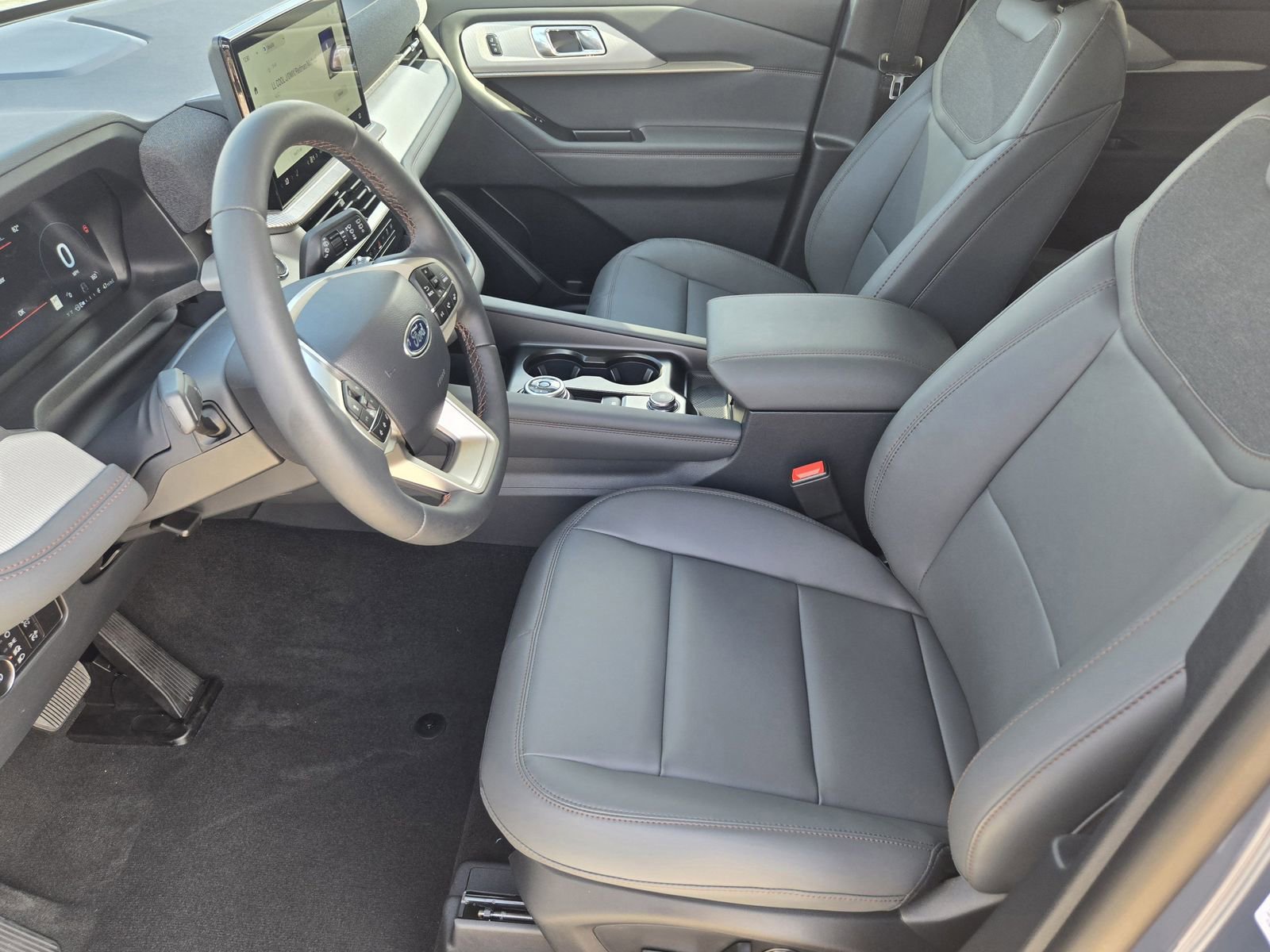 New 2026 Ford Explorer Active w/ Active Comfort Package image 15