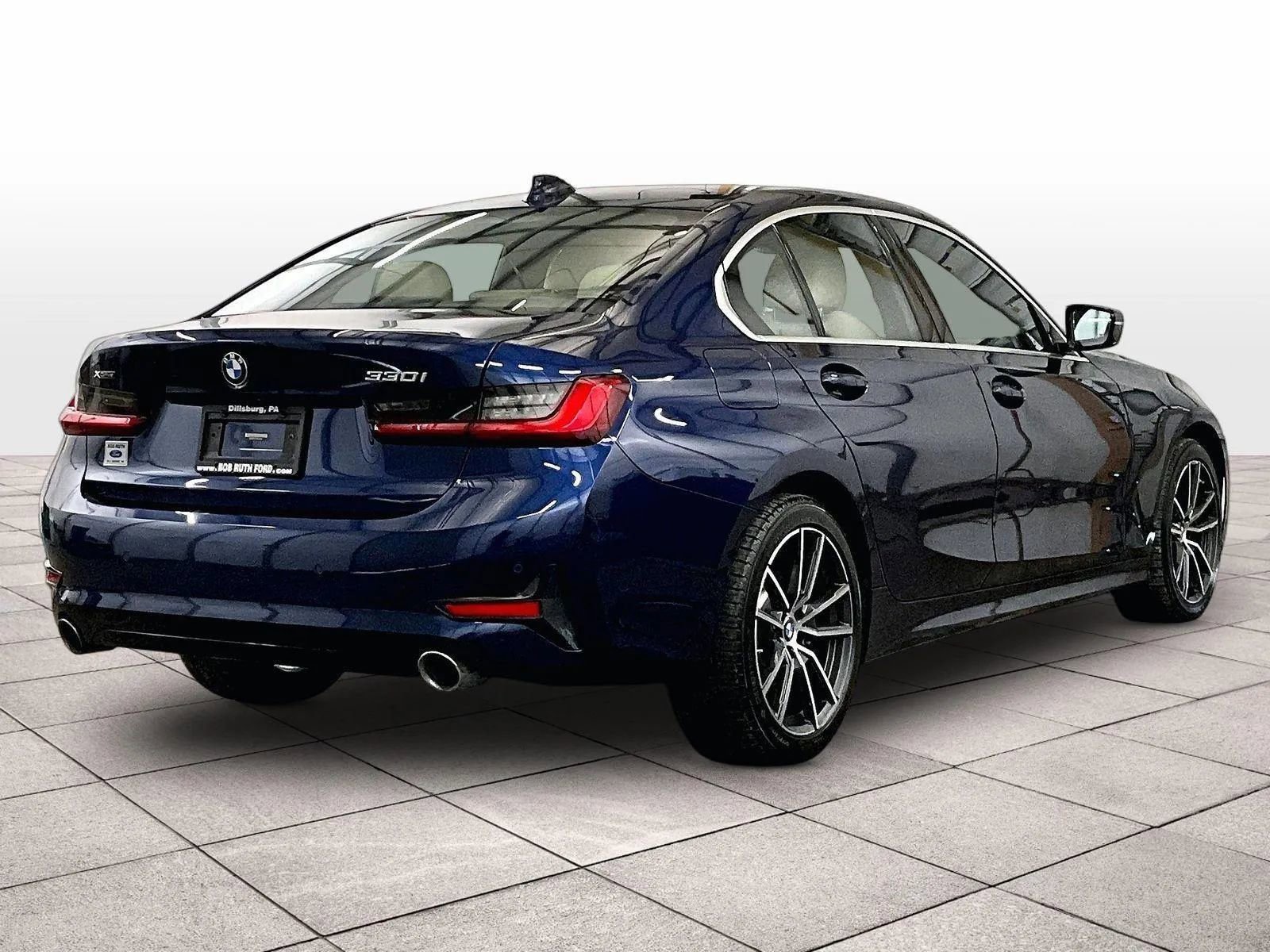 Used 2019 BMW 330i xDrive Sedan w/ Driving Assistance Package image 11