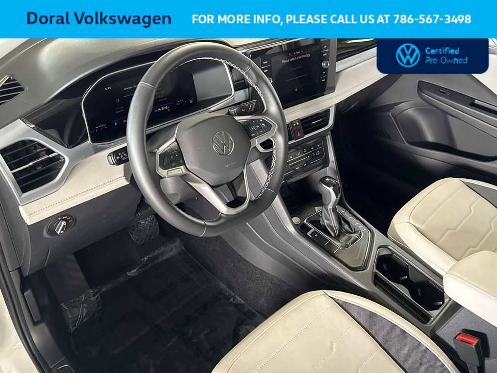 Used 2025 Volkswagen Taos SE FWD image 13